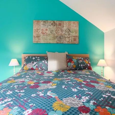Funtastic Homes Blue Holiday home *